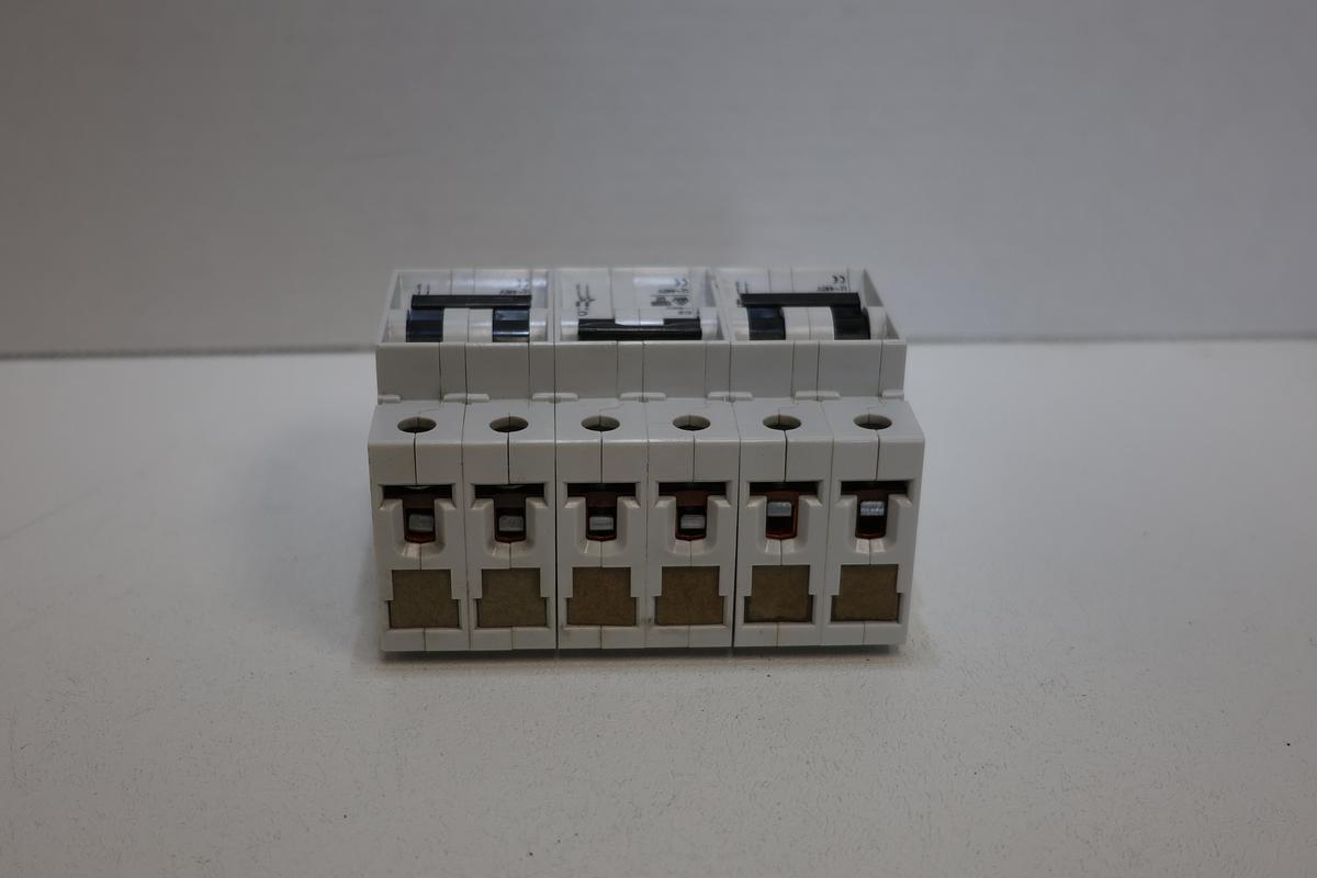 Used Siemens 5SX22 Mini Circuit Breakers – C1 / C2 / C4 – 2 Pole – 230/400V AC – LOT OF 3 GHA-187
