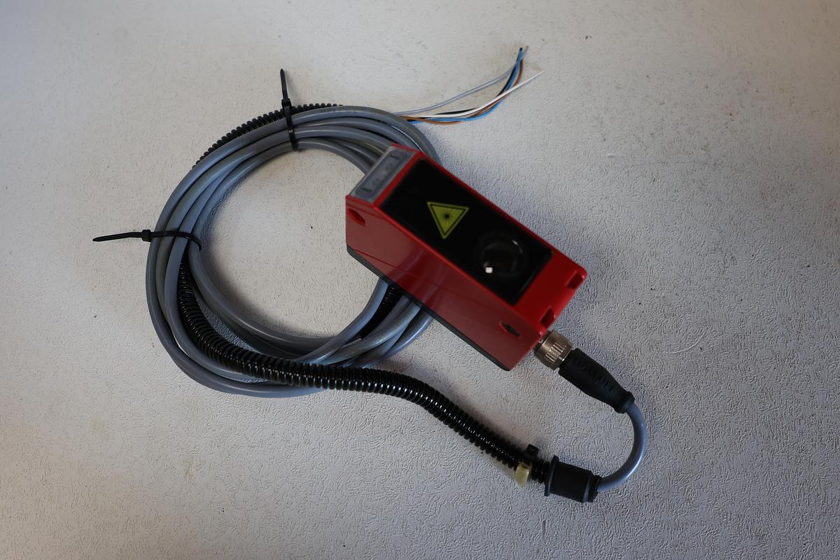 Used Leuze Electronic ODSL 96B M/V6-2000-S12 Optical Distance Sensor P/N 50106594 GHA-161