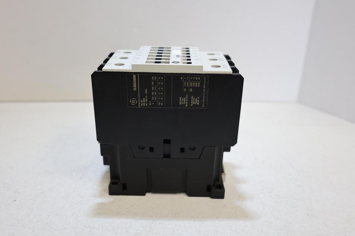 Used GE CL06A300MGE General Electric CL06A300M 3-Pole Contactor 60A Industrial Used