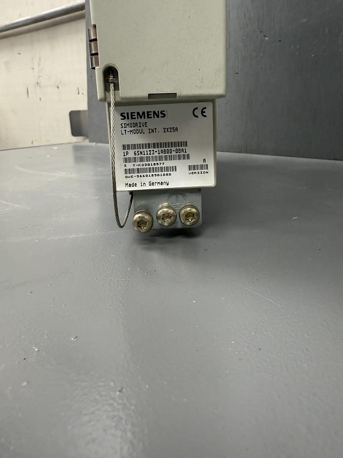 Used Siemens 6SN1123-1AB00-0BA1 SIMODRIVE 611 2-Axis Power Module GHC-15