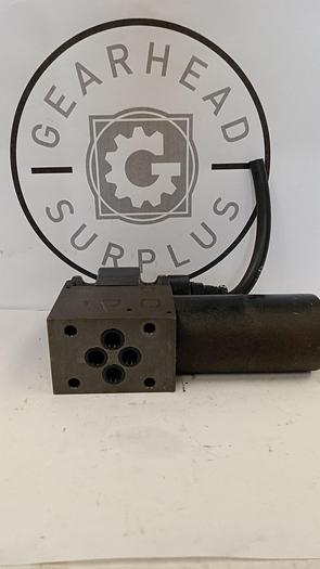 Used Nachi S-G01-C5-GRZ-D2-33 Directional Control Solenoid Valve GH501