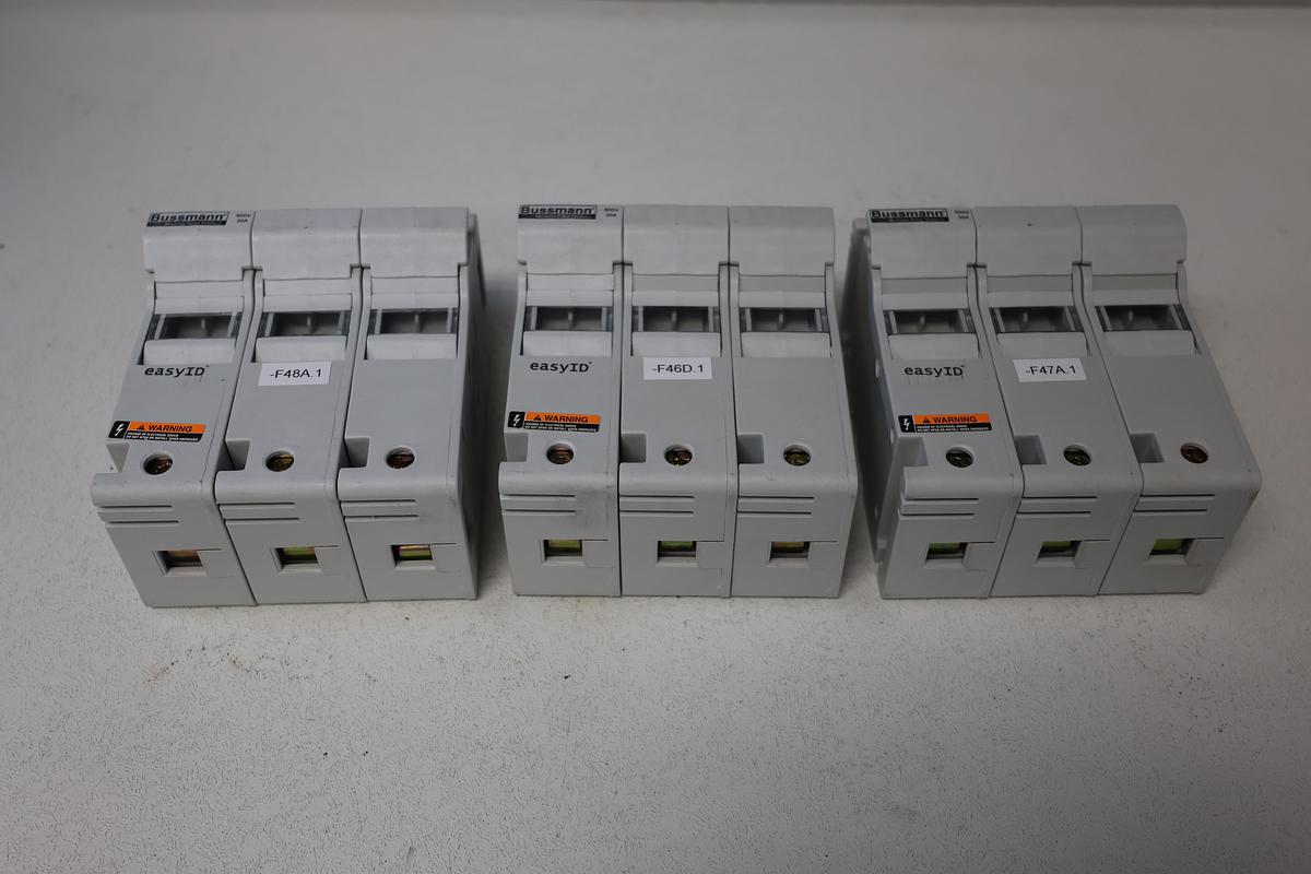 Used (Lot of 3)Eaton Bussmann CH30J3 Modular fuse holder– 30A, 600V, 3-Pole, DIN Rail Mount GHA-54