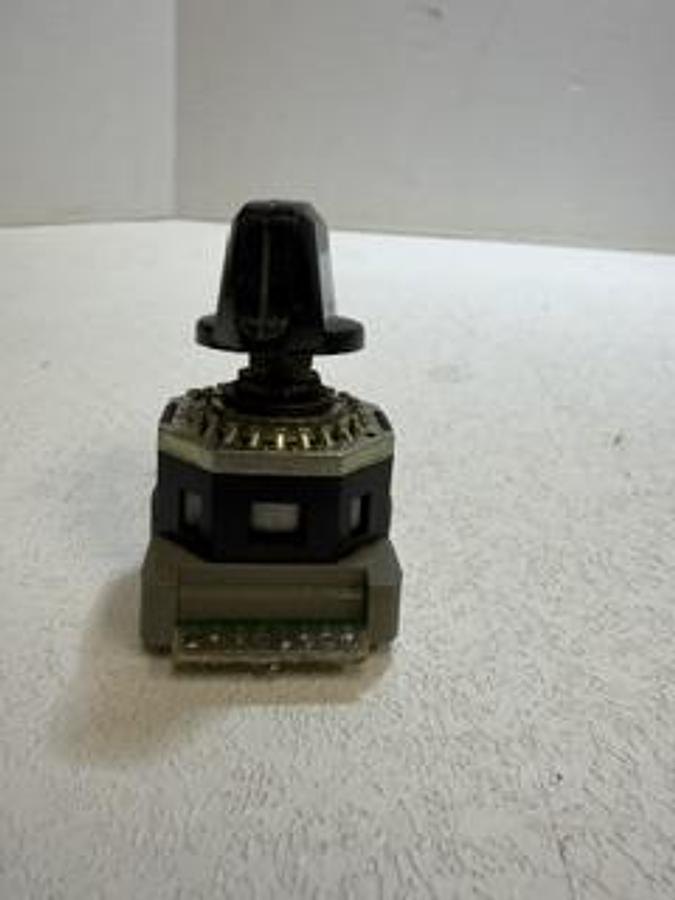 Used Fuji Electric AC09-RY Rotary Switch GHGC-4