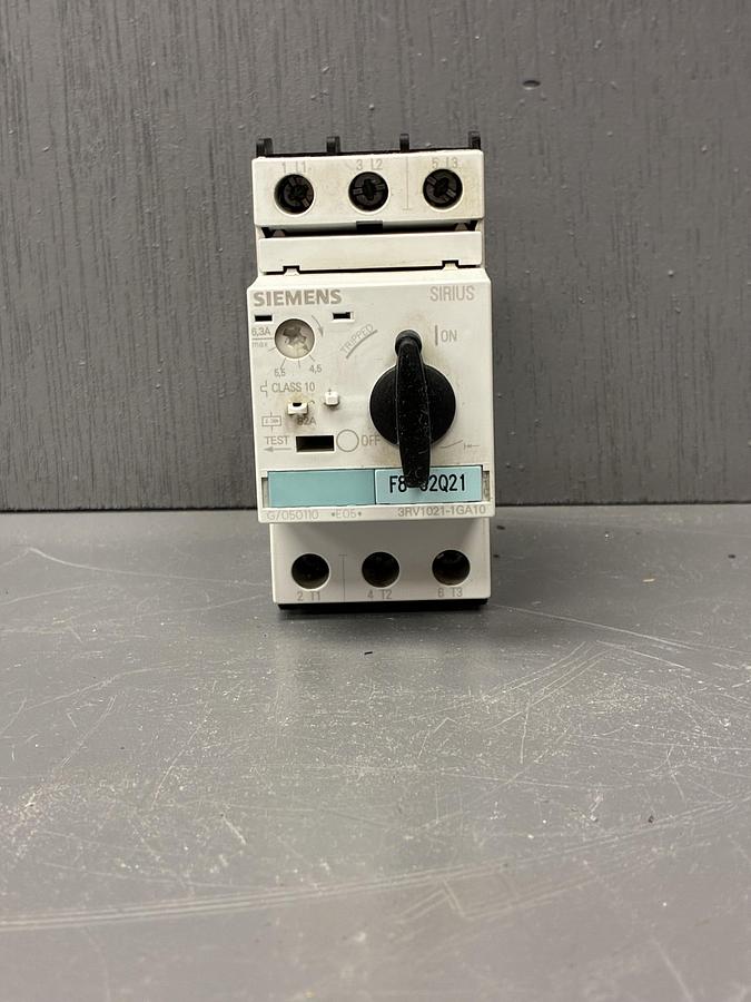 Used Siemens 3RV1021-1GA10 Motor Protection Circuit Breaker – 13–18A | 3RV10 Series GHA-140