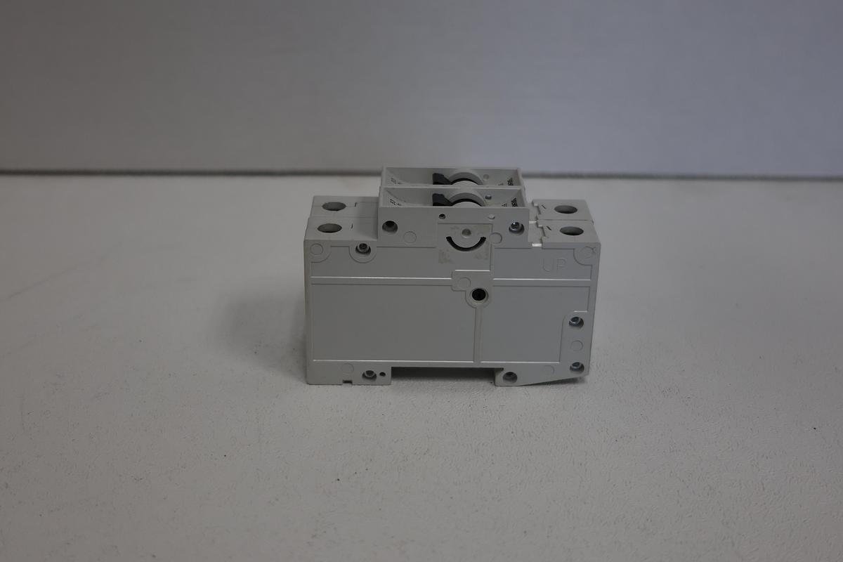 Used Siemens 5SX21 A4 Miniature Circuit Breakers – 4A – Single Pole – 230/400V AC – LOT OF 2