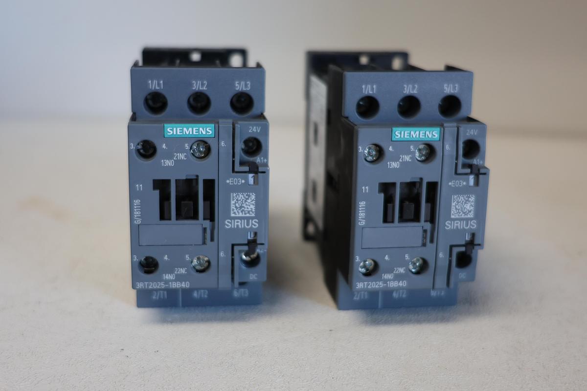 Used (Lot of 2) Siemens 3RT2025-1BB40 SIRIUS Contactor – 3 Pole, 17A, 24V Coil GHA-161