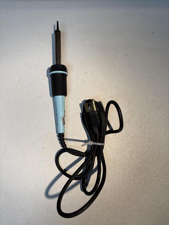 Used Weller WP30 Professional Soldering Iron 30W , 120 V, 800 GHC-34