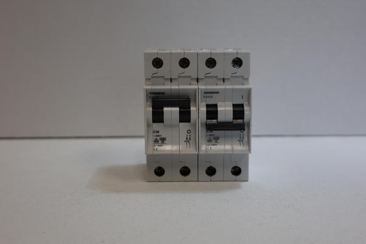 Used Siemens 5SX22 C10 LOT of 2