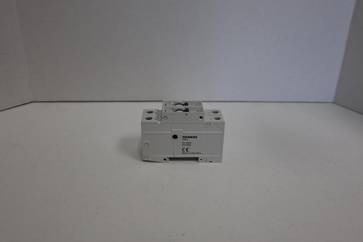 Used Siemens 5SX21 A4 Miniature Circuit Breakers – 4A – Single Pole – 230/400V AC – LOT OF 2
