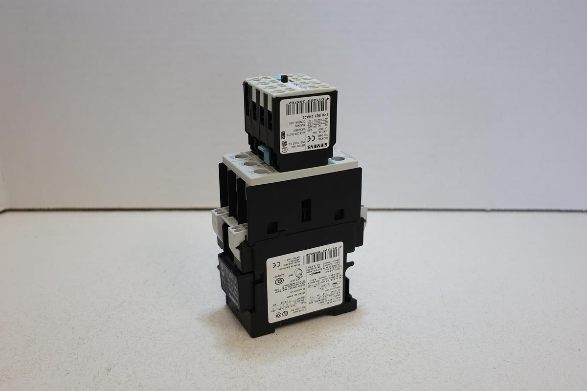 Used Siemens 3RT1026-3K Contactor w/ 3RH1921-2HA22 & 3RT1926-1BB00 Used