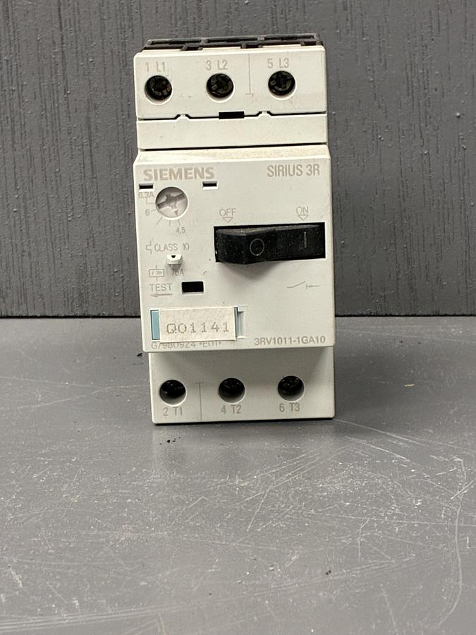 Used Siemens 3RV1011-1GA10 Motor Protection Circuit Breaker – 3RV10 Series