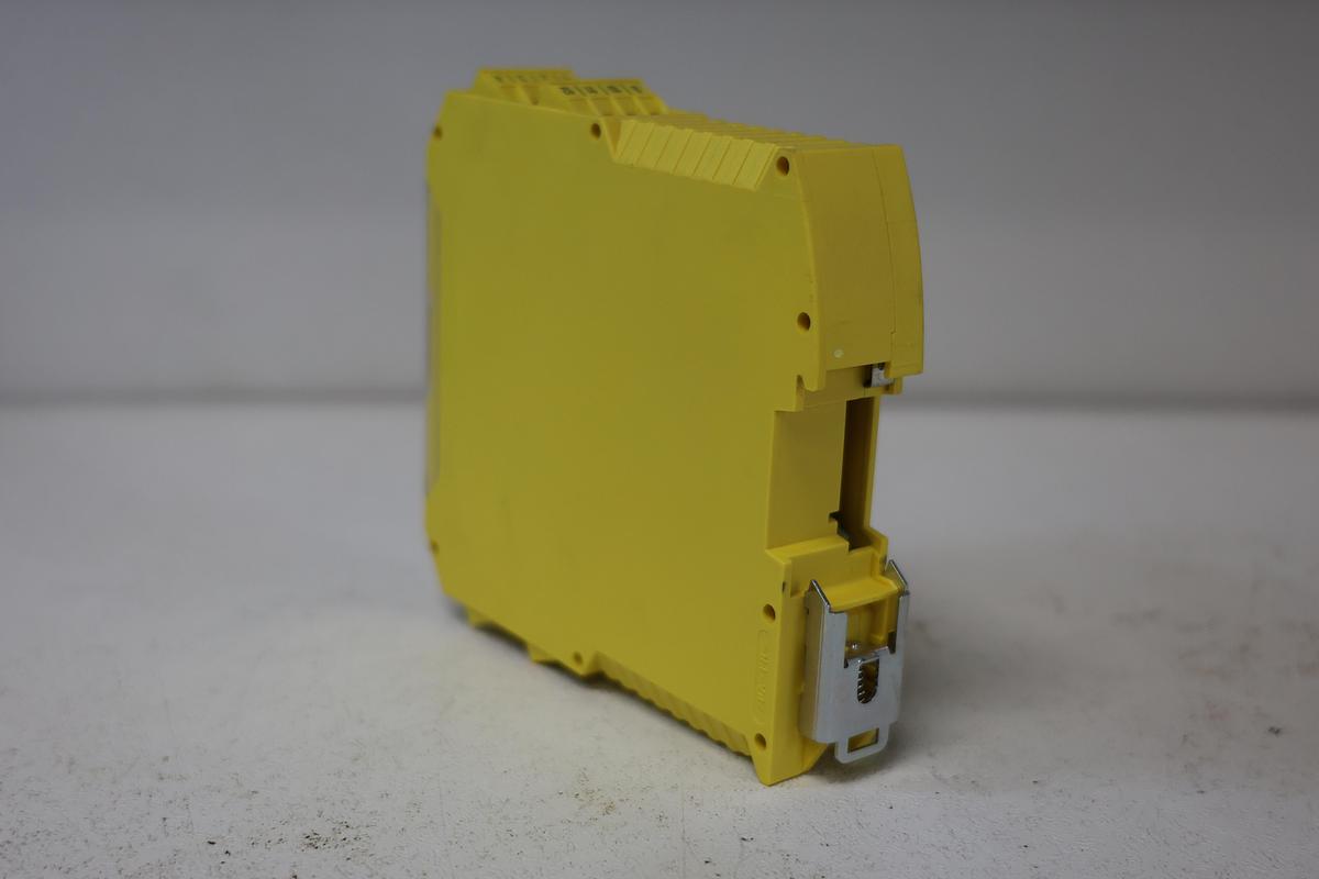 Used REER Mosaic MOR4-Relay Output Expansion Unit P/N 8040032