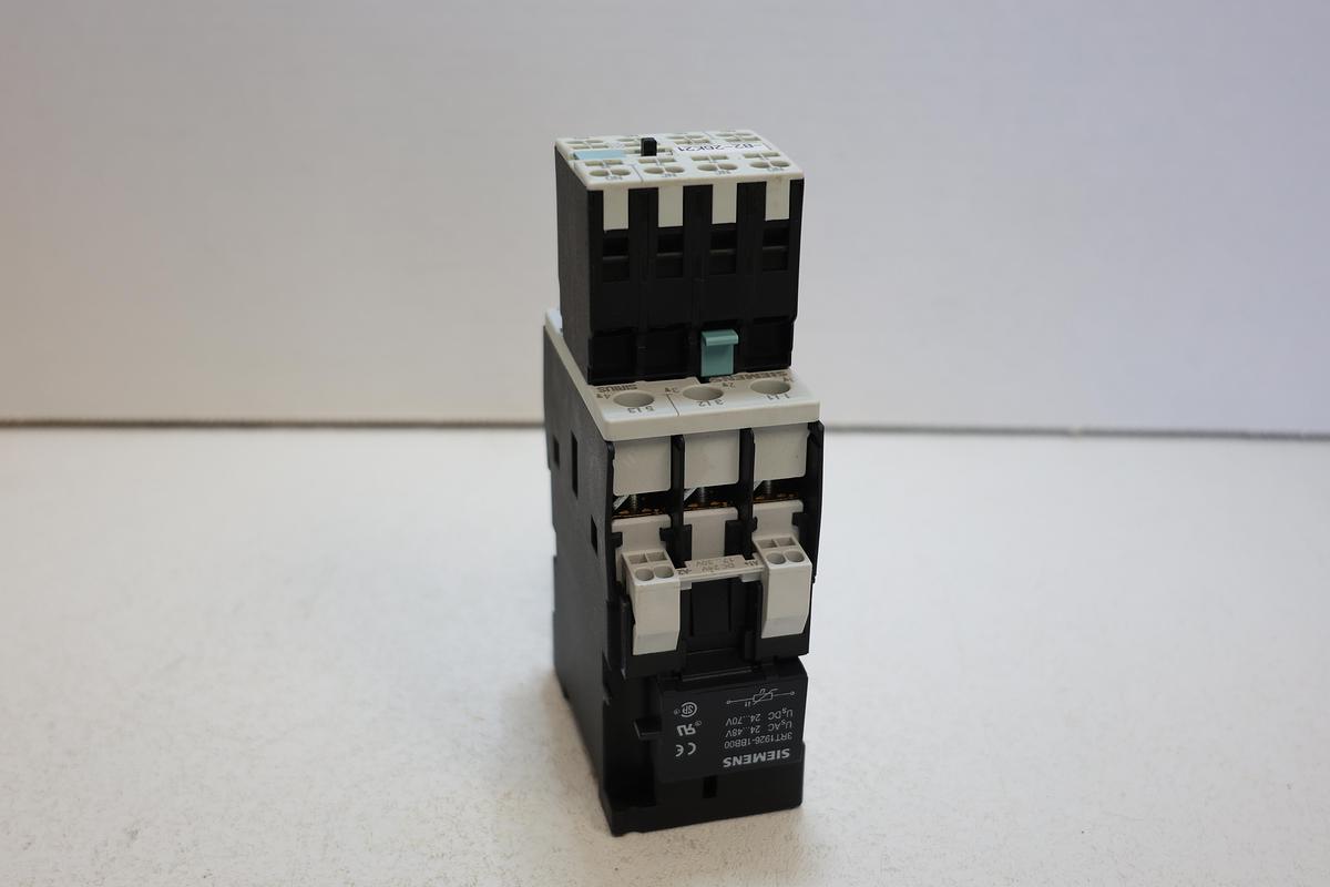 Used Siemens 3RT1025-3K Contactor w/ 3RH1921-2HA22 & 3RT1926-1BB00 Used