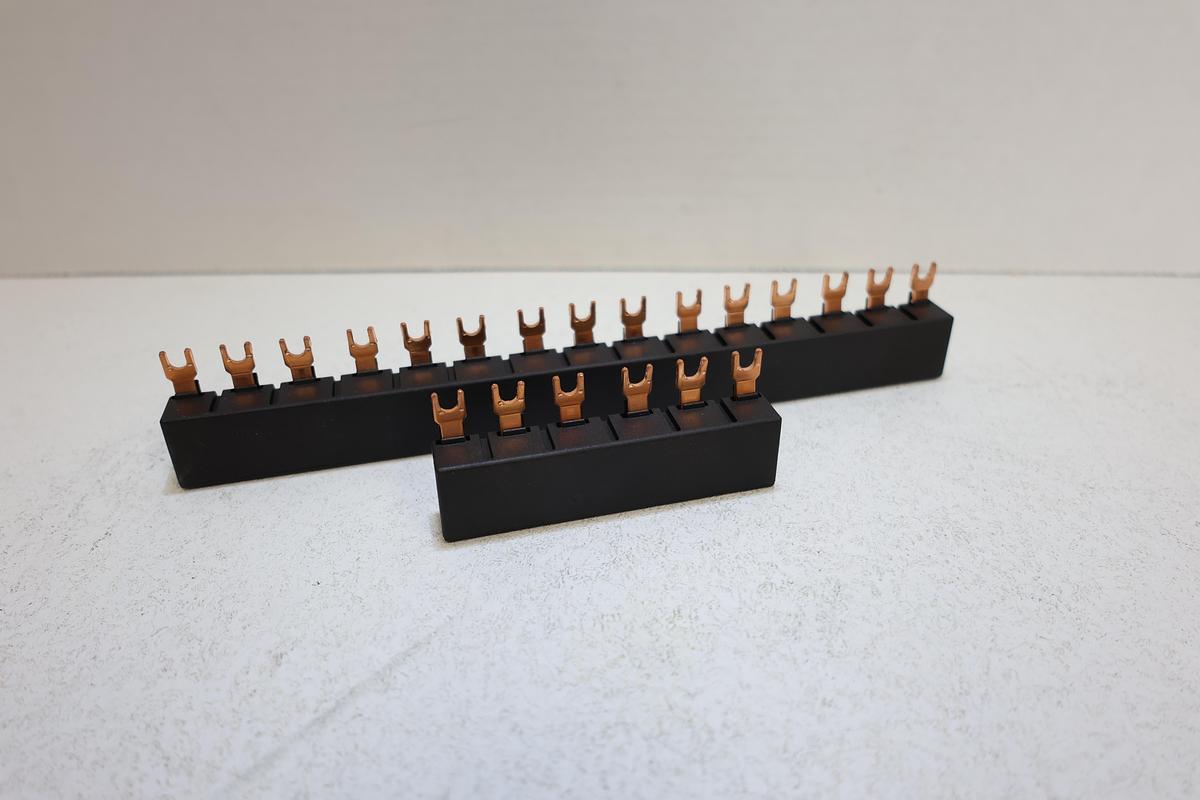 Used Siemens 3RV1915-1AB & 3RV1915-1DB Busbar Link Lot 63A 690V