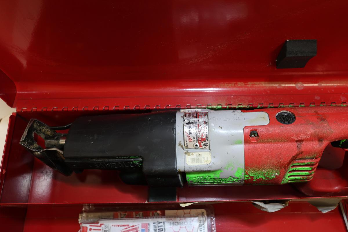 Used Milwaukee 6511 Sawzall Reciprocating Saw w/ Metal Case & Blades Tested Works