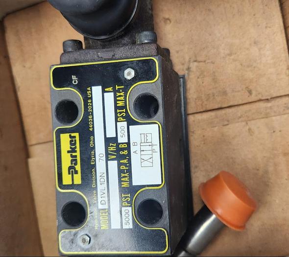 Used Parker D1VL1DN-70 Control Valve, 5000 PSI - New -GHA-137