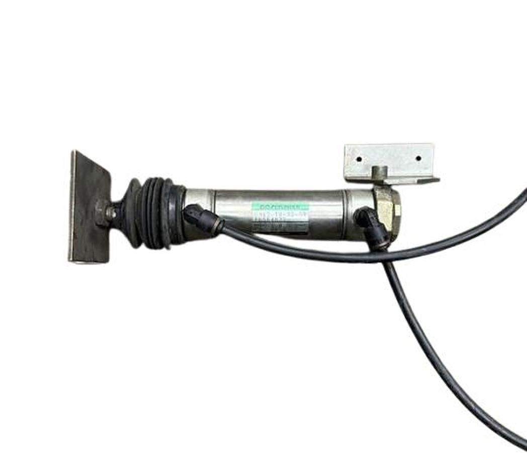 Used CKD CMK2-TB-32-50 PHNEUMATIC CYLINDER