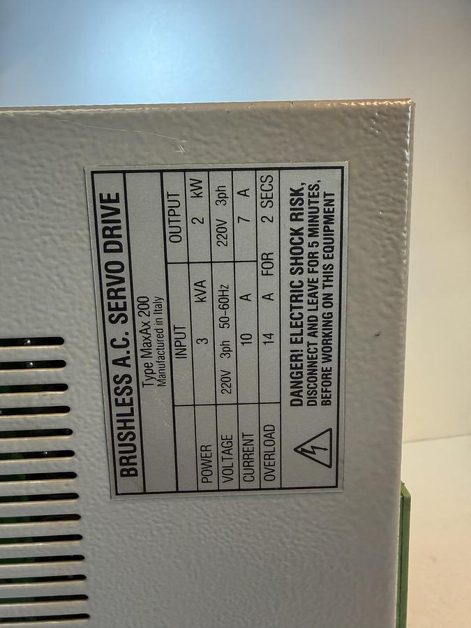 Used Control Techniques MaxAx 200 Servo Drive 220V 3-Phase P/N 7.31.811 GHA-187