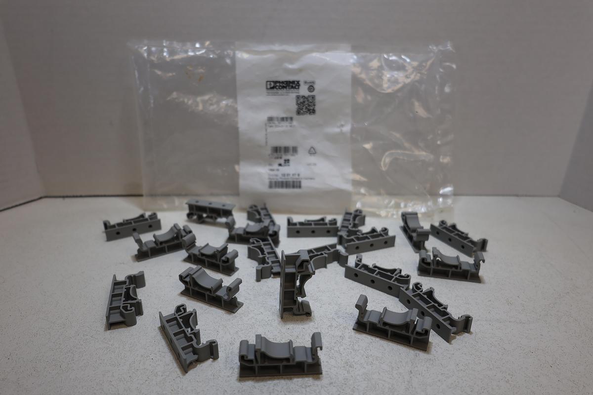New Phoenix Contact USA 10 DIN Rail Mounting Adapters – Lot of 22