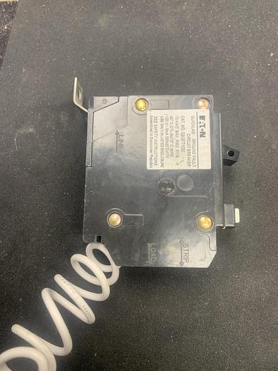 Used Eaton Quicklag 20 Amp Circuit Breaker and Ground Fault Circuit Interrupter 1 Pole GHA-gs56 