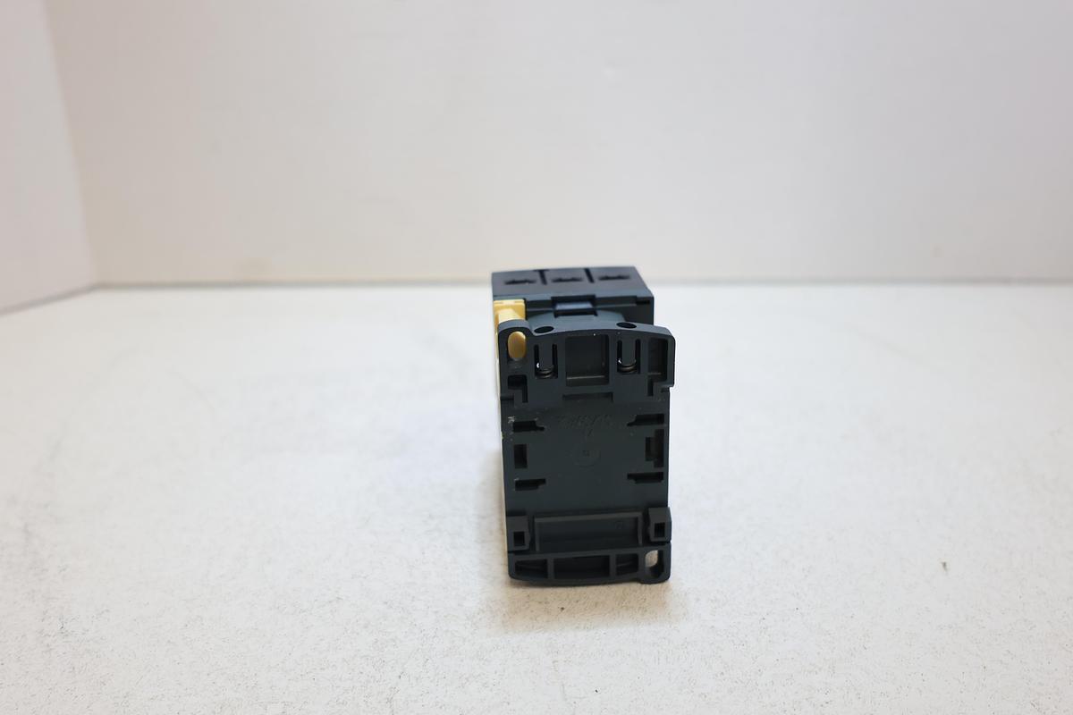 Used Telemecanique LC1D12 Contactor 3-Pole 25A 690V AC w/ LAD4RCU RC Suppressor Module