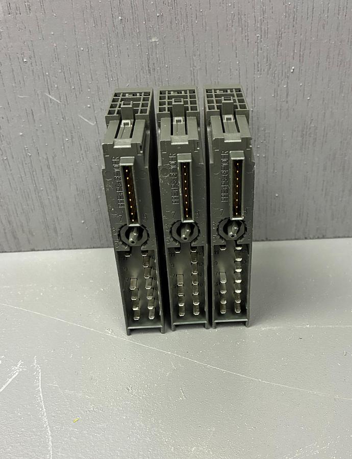 Used (LOT OF 3) Siemens 6ES7 132-4BD01-0AA0 | SIMATIC ET 200S Digital Output Module GHC-34