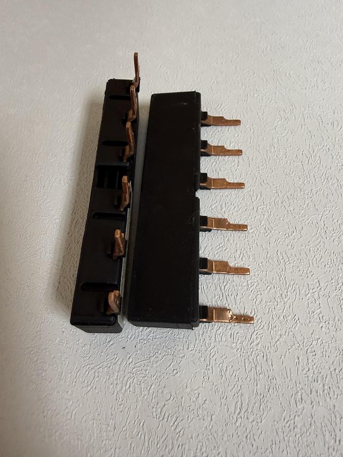 Used (Lot of 2) Siemens 3RV1915-1A Line Side Feeder GHC-36