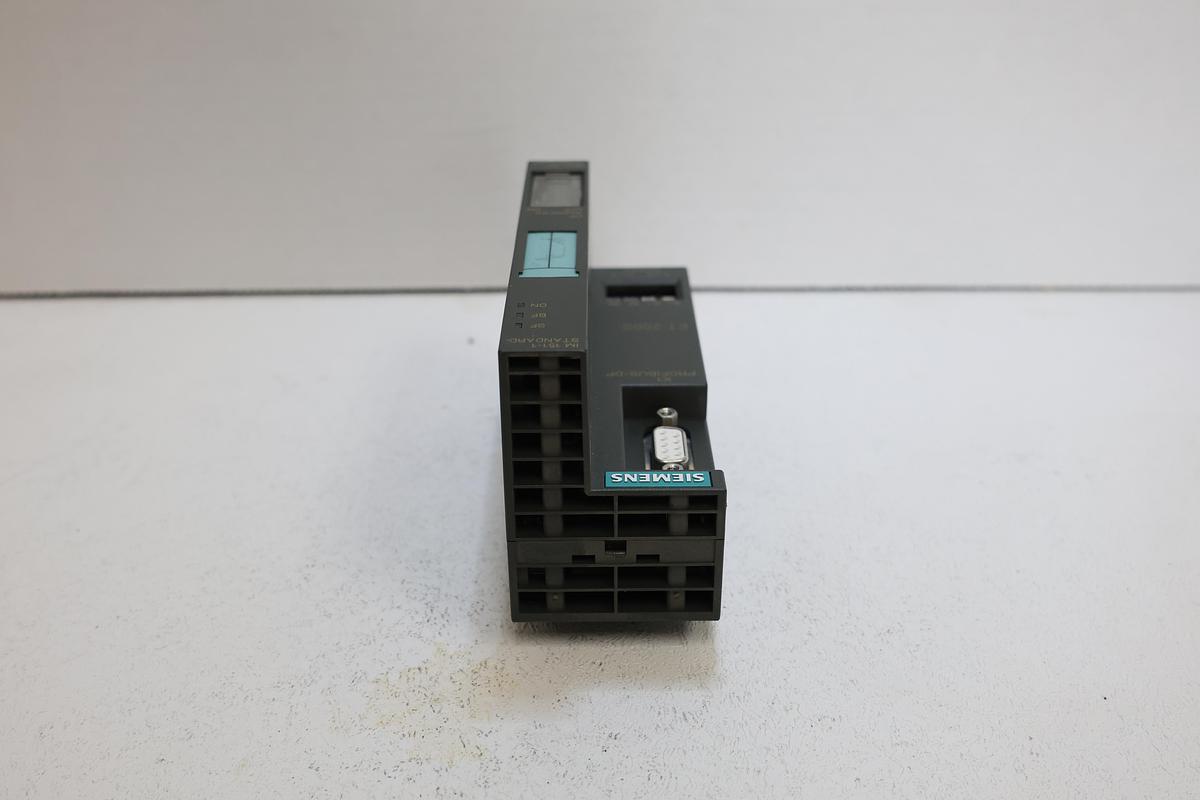 Used Siemens SIMATIC S7 ET200S IM151-1 Standard 6ES7 151-1AA04-0AB0 Module
