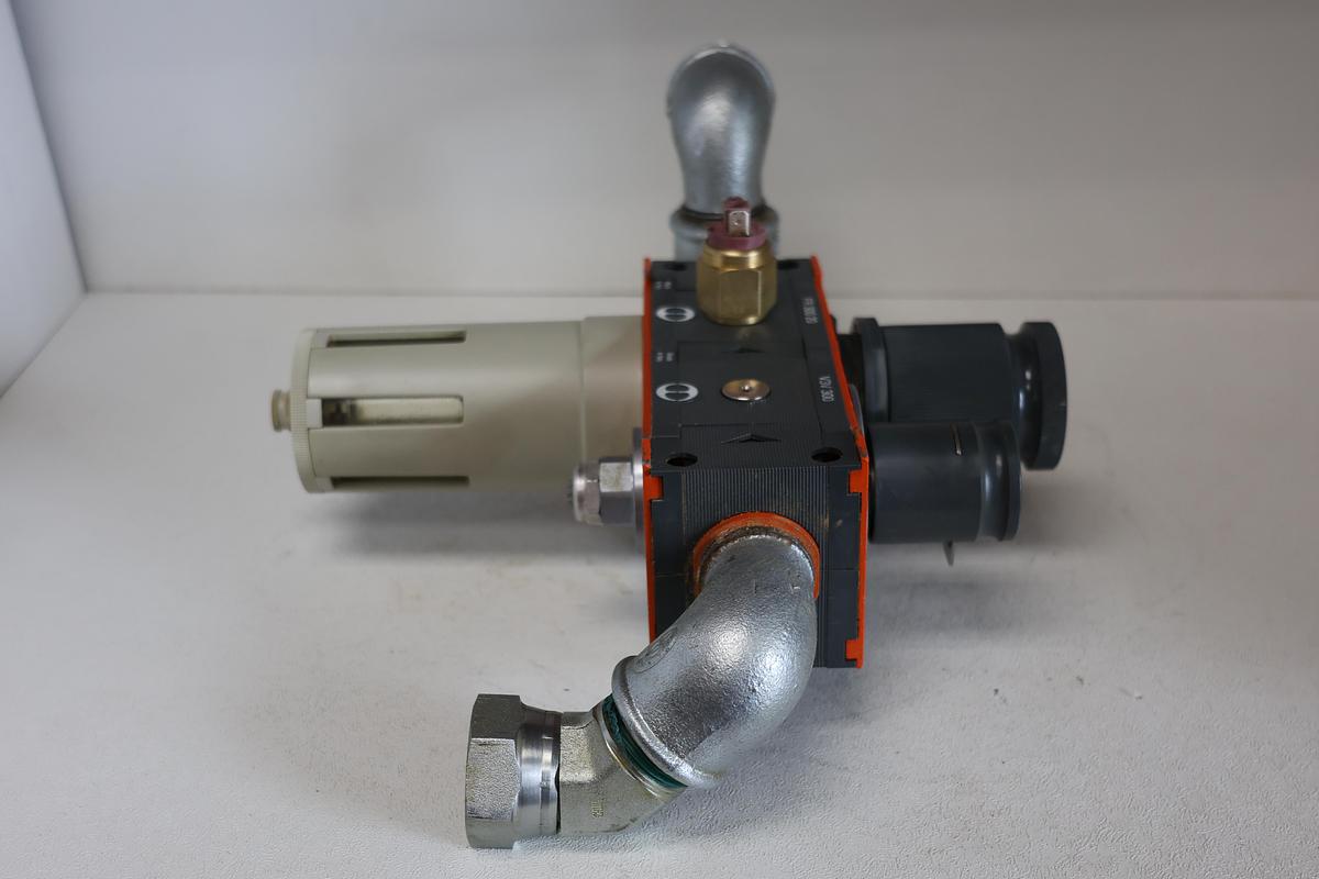 Used Metal work Pneumatic FR 300 20 Filter Regulator 0-12 bar GHA-189