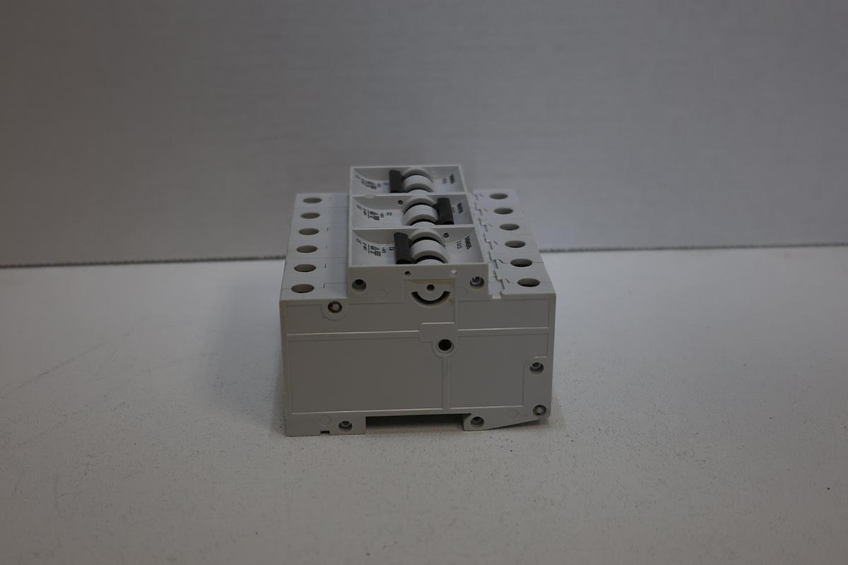 Used Siemens 5SX22 Mini Circuit Breakers – C1 / C2 / C4 – 2 Pole – 230/400V AC – LOT OF 3 GHA-187