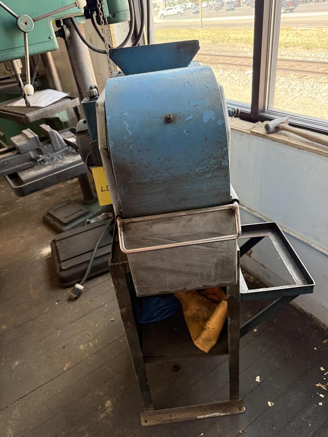 Used McKenzie 1097 Chip Separator – Used, Fully Functional, Great for CNC Shops