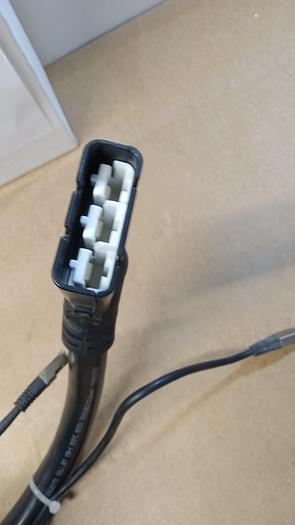 Used Yongroi 3X6AWG E253075 Battery Charging Cable GH505