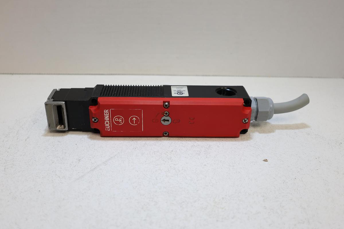 Used Euchner STP3D-4141A024MC2117 Safety Interlock Switch 24V AC/DC IP67