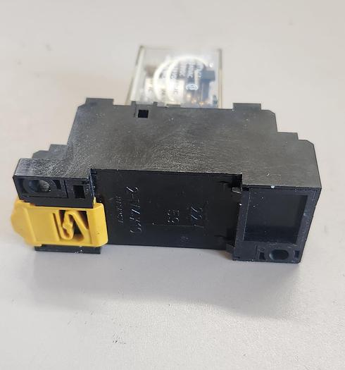 Used Omron MY4N Relay 24VDC 14 Pin w/PYF14A-E Socket Base - GHB-69