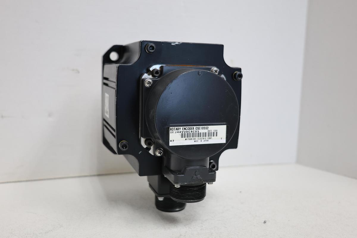 Used Mitsubishi HC102T-SZ AC Servo Motor 2000RPM 123V 6A w/ OSE105S2 Encoder