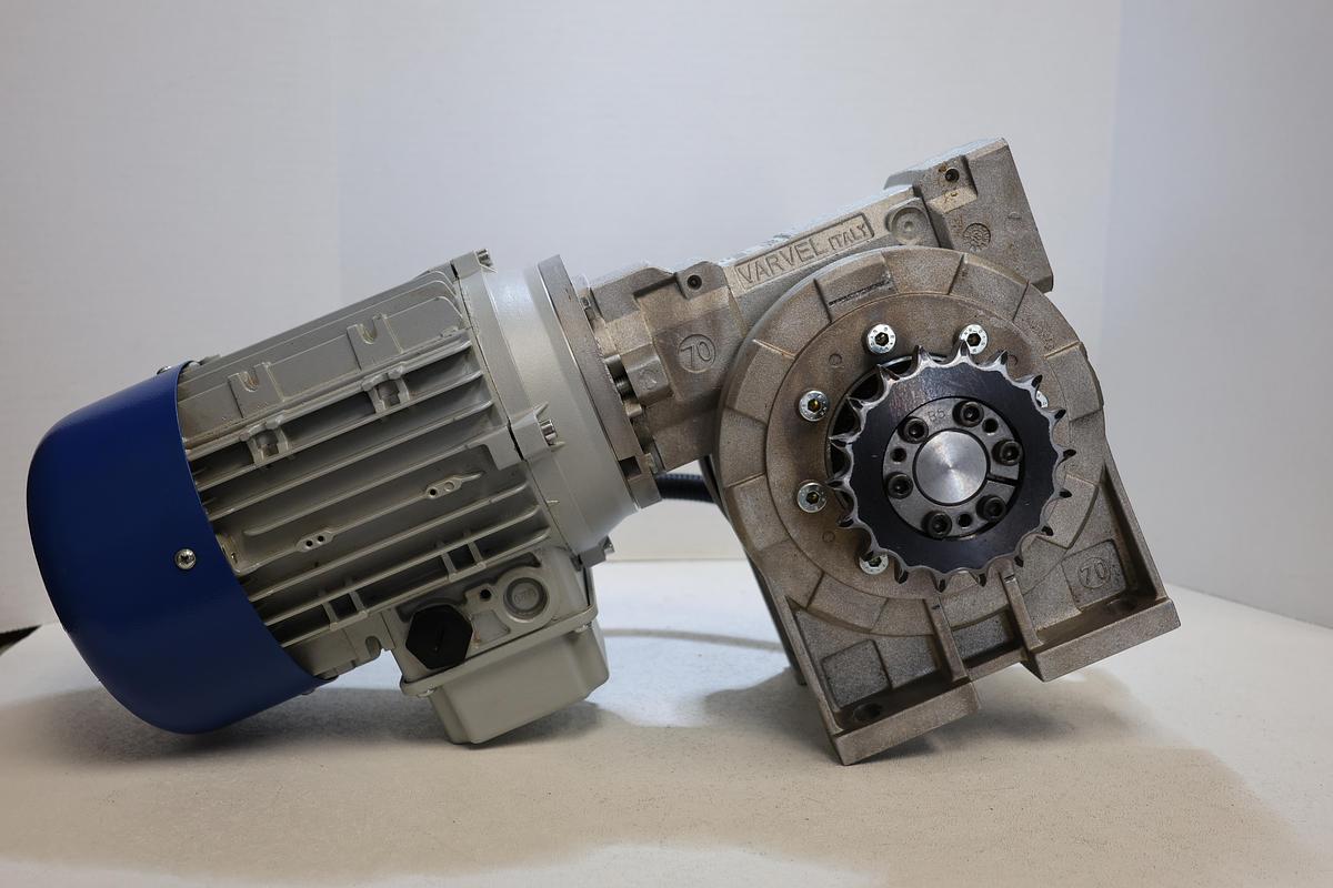 Used Varvel FRS 70 Gearmotor 1.5HP 230/460V 3PH 1690 RPM w/ Sprocket Used