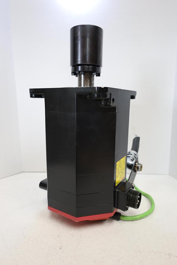 Used Fanuc A06B-0247-B101 αiF 22/3000 AC Servo Motor w/ Pulse Coder Used