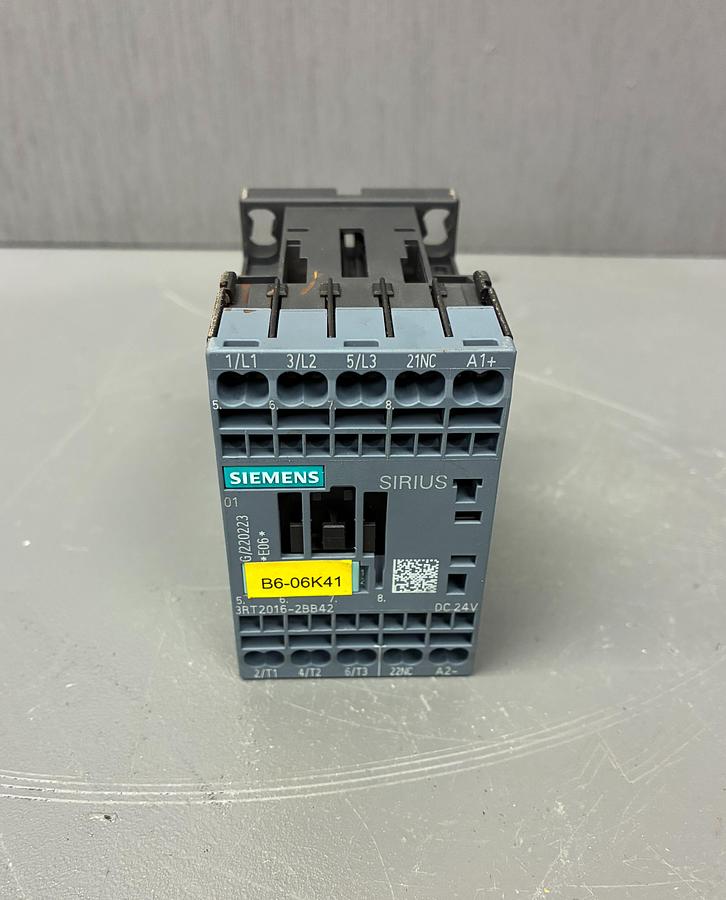 Used  Siemens 3RT2017-2BB42 3-Pole Contactor – 24V AC Coil | 3RT20 Series Motor Starter GHA-140