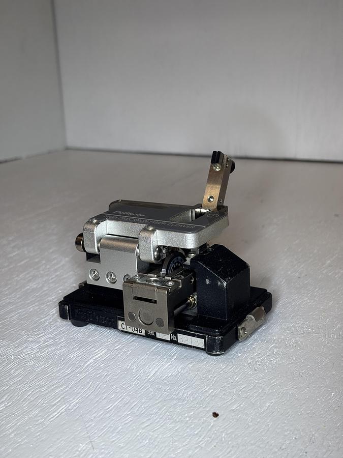 Used CT-04B Fujikura High Precision Fiber Cleaver GHC-33