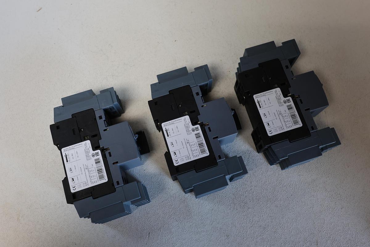 Used (Lot of 3) Siemens 3RV2711-0FD10 Circuit Breaker – 3 Pole – SIRIUS Motor Protection GHA-160