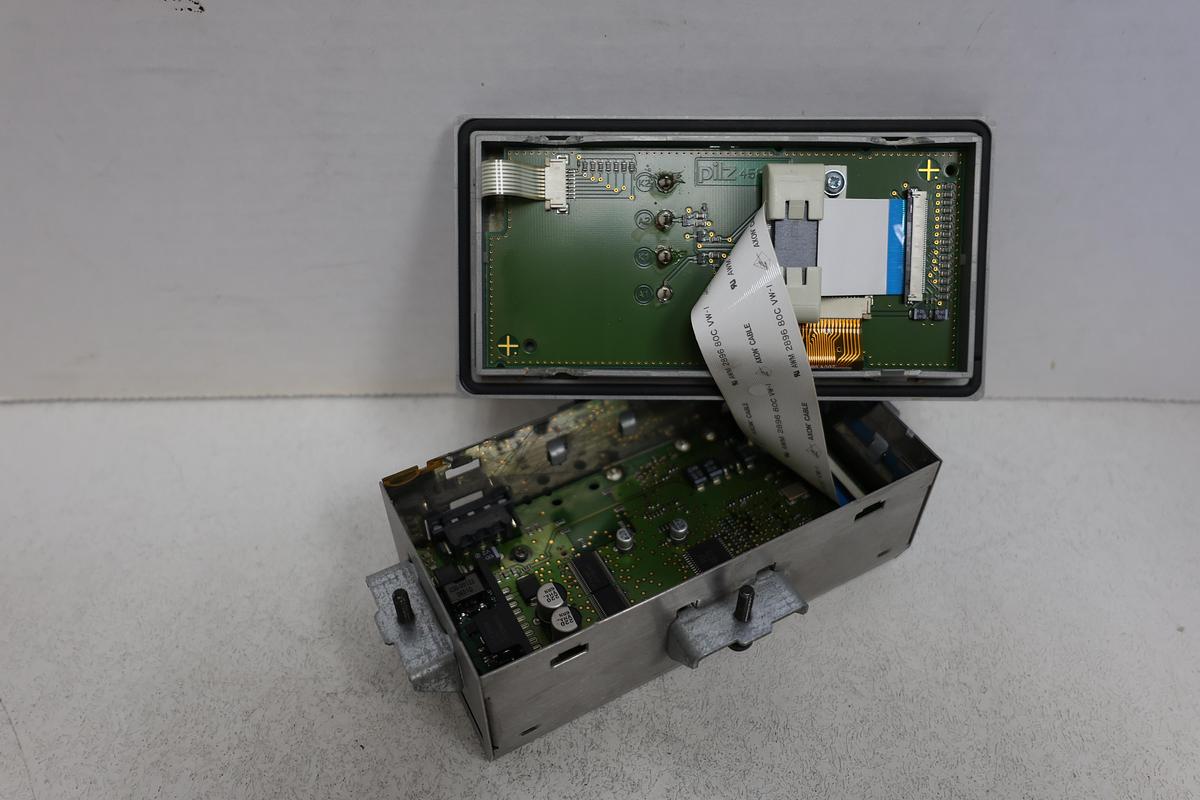 Used Pilz PMI m107 diag HMI Operator Panel 260000 24VDC Industrial Terminal GHC-4