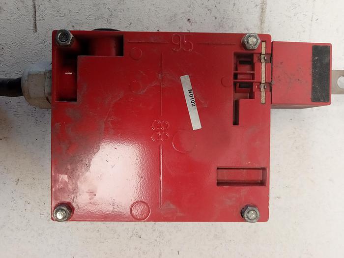 Used Telemecanique Safety Switch XCS- E XCS-E7311 24/48V GH200