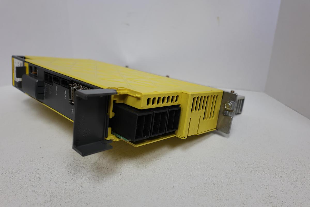 Used FANUC A06B-6114-H304 Alpha i 3-Axis Servo Amplifier SVM3-20/20/40i GHA-21