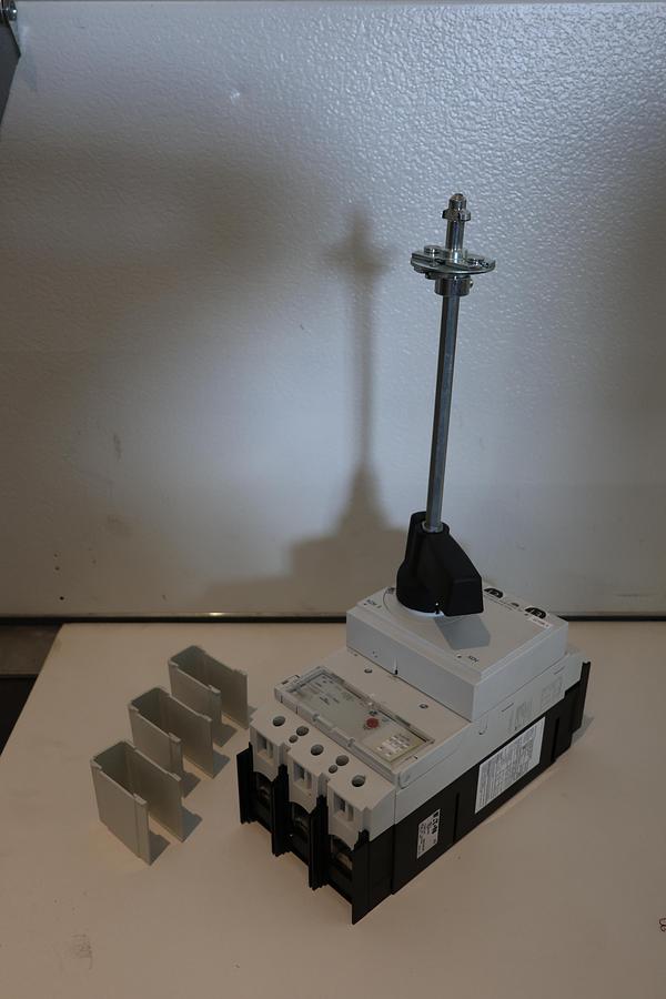 Used Eaton Moeller NZM3 Series Molded Case Circuit Breaker – Industrial Grade Protection
