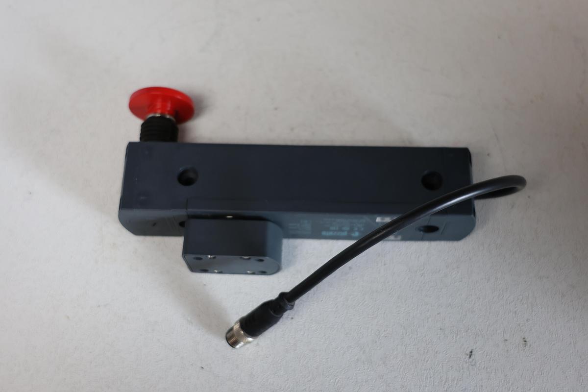 Used Pizzato industrial safety lock switch IP67 and IP69K rated NSD4CE1SM0.2-F41 GHA-187