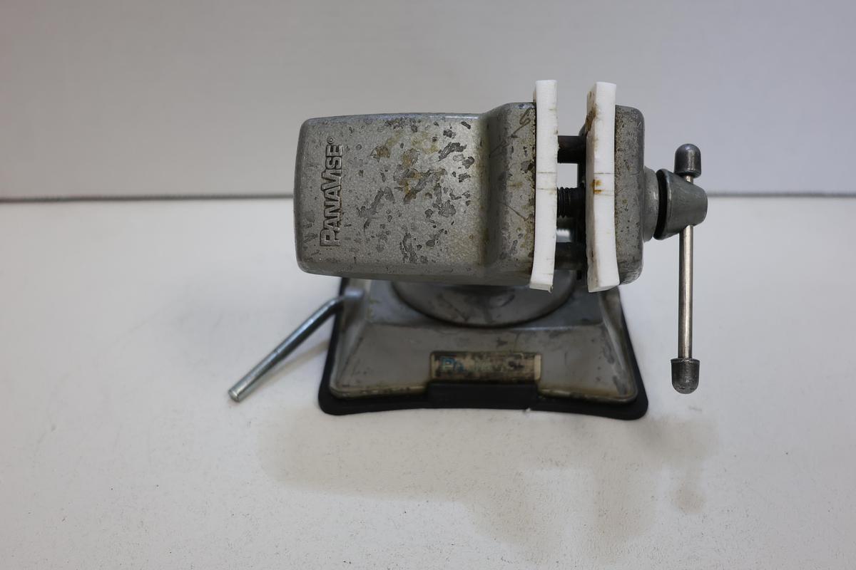 Used PANA VISE Table top Vise adjustable head Pat.#2898068