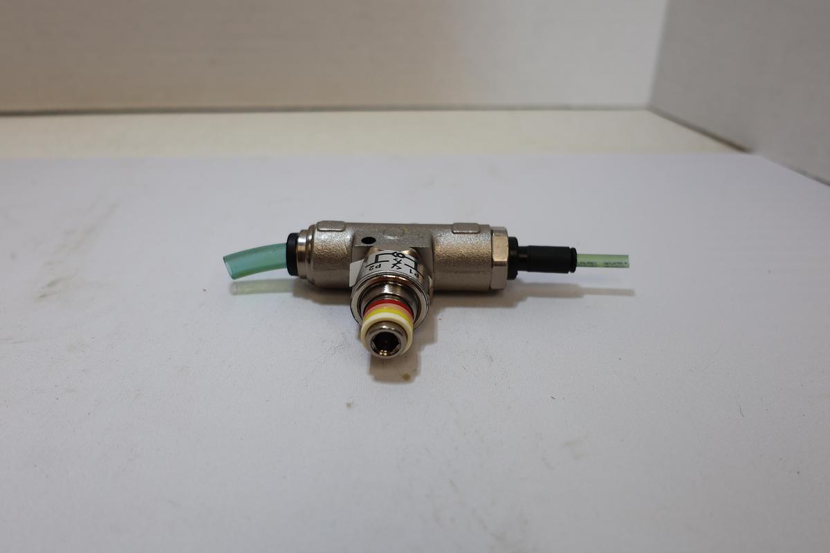 Used Used Pneumatic Flow Control / Shuttle Valve Assembly P1-P2 Push-to-Connect