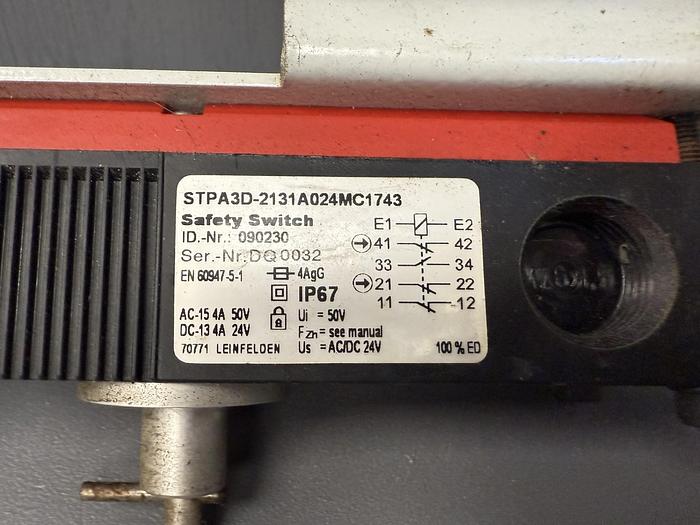 Used EUCHNER STPA3D-2131A024MC1743 SAFETY SWITCH 090230 GHA-71