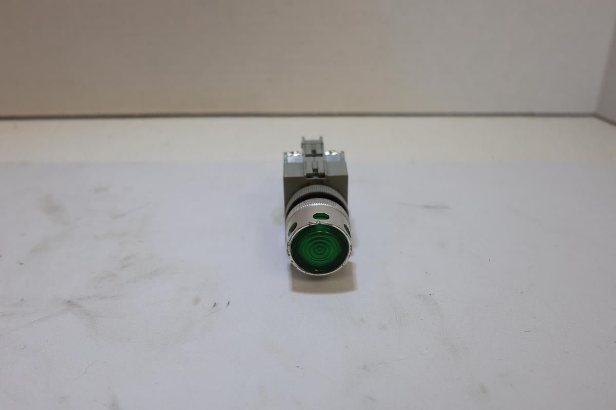 Used IDEC R491 Green Pilot Indicator Light Panel Mount Industrial UsedIDEC