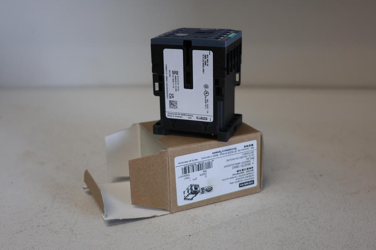 Siemens 3RH2131-1BB40 Contactor Relay – Reliable Industrial Control Component GHA-161